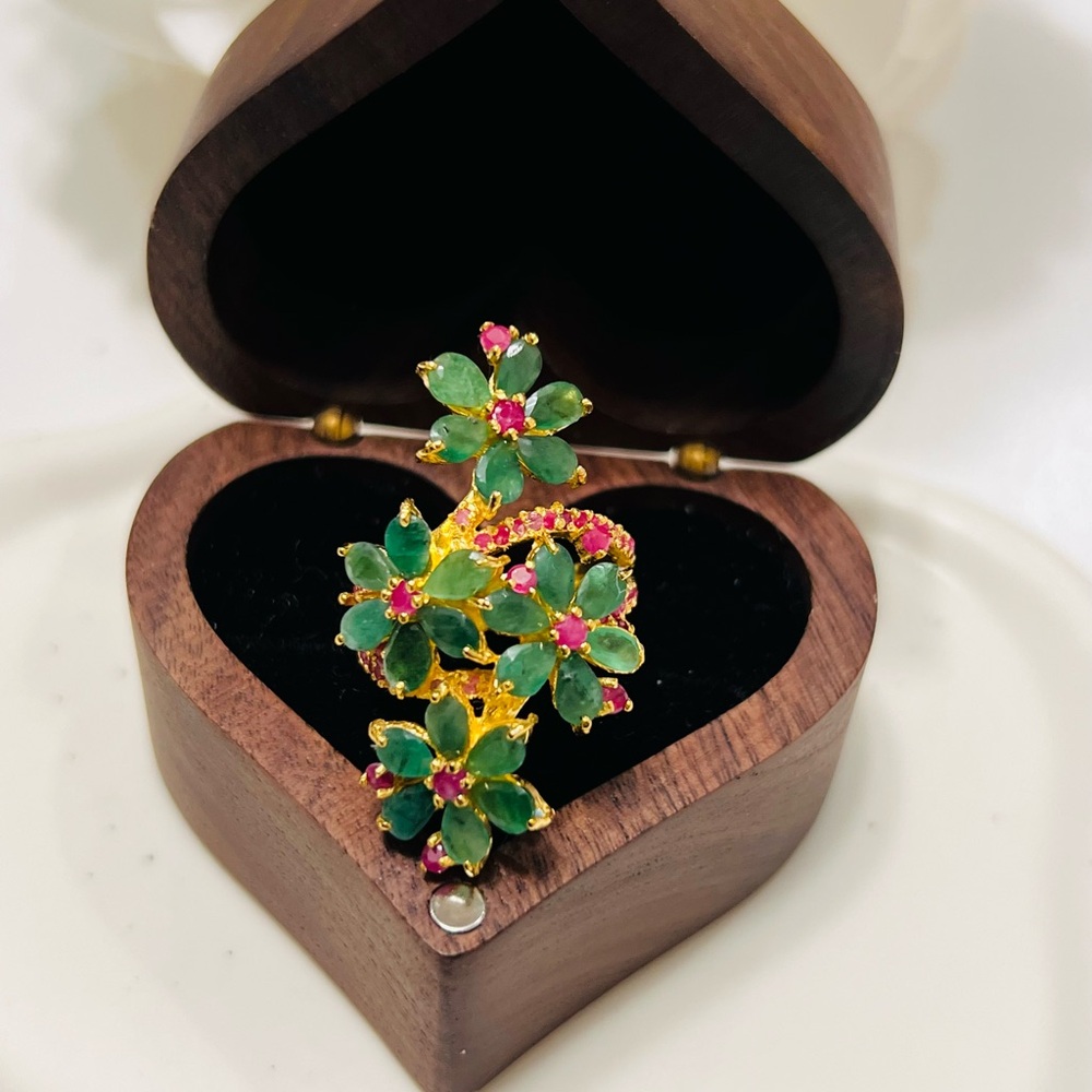 Vintage genuine emerald and ruby floral ring (sterling silver)